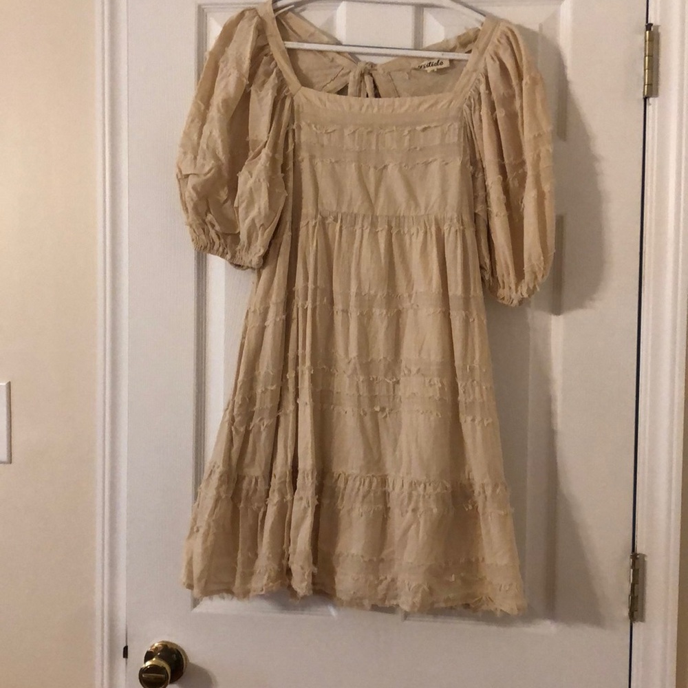 Cream colored Listicle Dress Size L